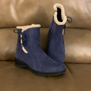 Clark’s BLUE LEATHER BOOT SZ 6